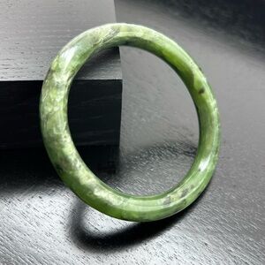 Green Nephrite Jade Bangle - Solid Stone Vintage Bracelet